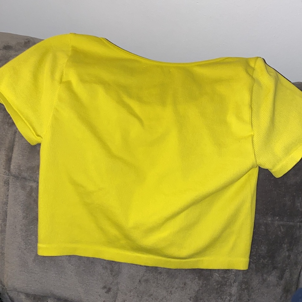 Yellow crop top - Picture 3 of 3